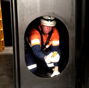 CONFINED SPACE GB 2 Student in confined space